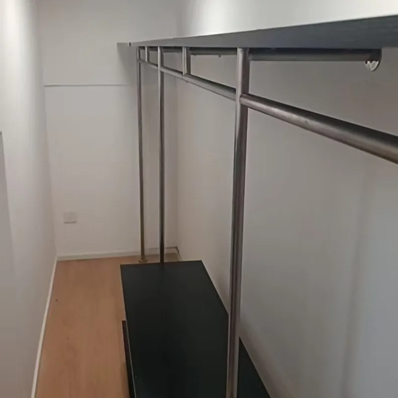 Stojak na ubrania ze stali nie – Power Tools Display Rack recenzja i cena